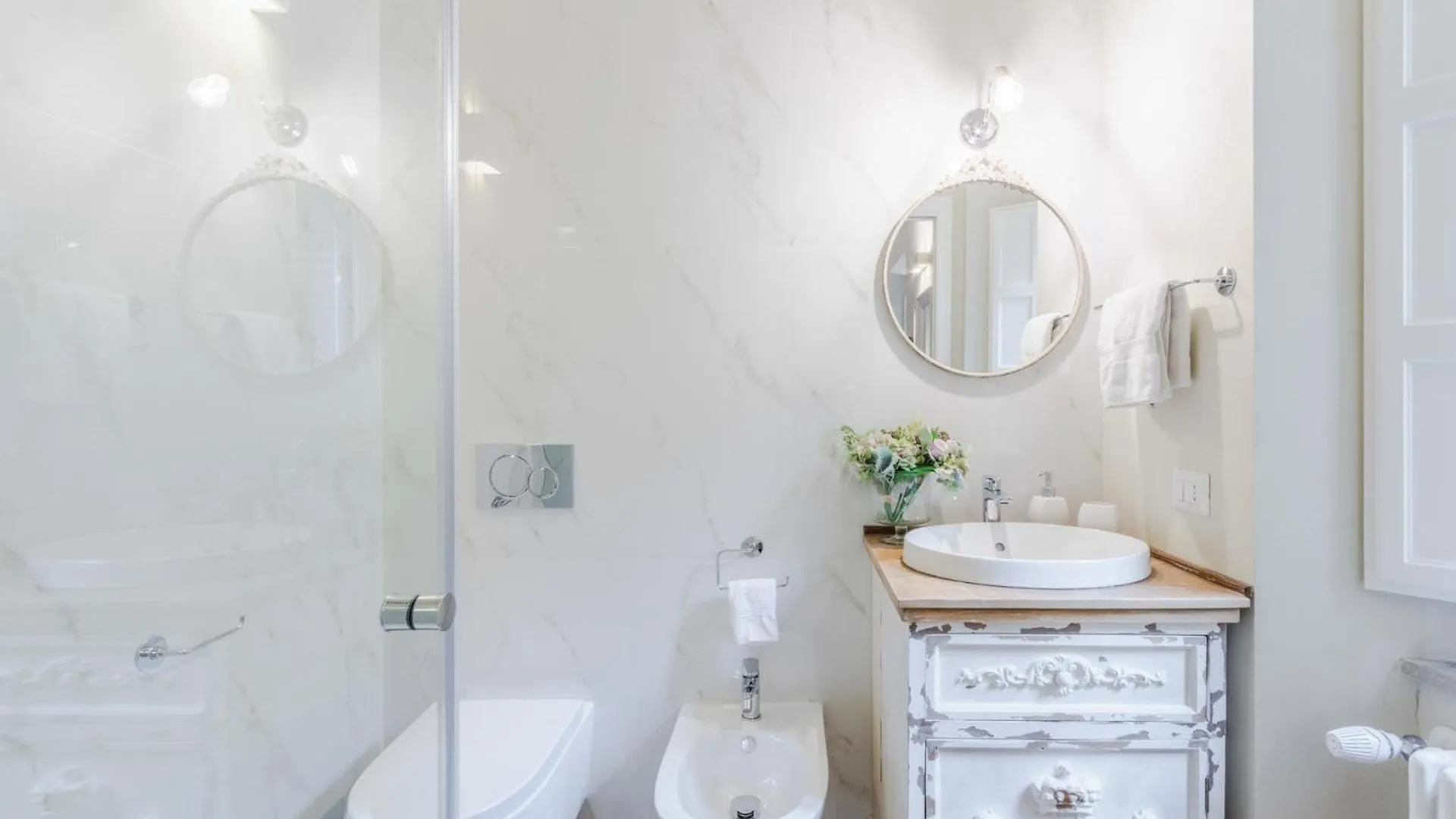 Casa Chiostro, A Central 3 Bedrooms Apartment Lukka