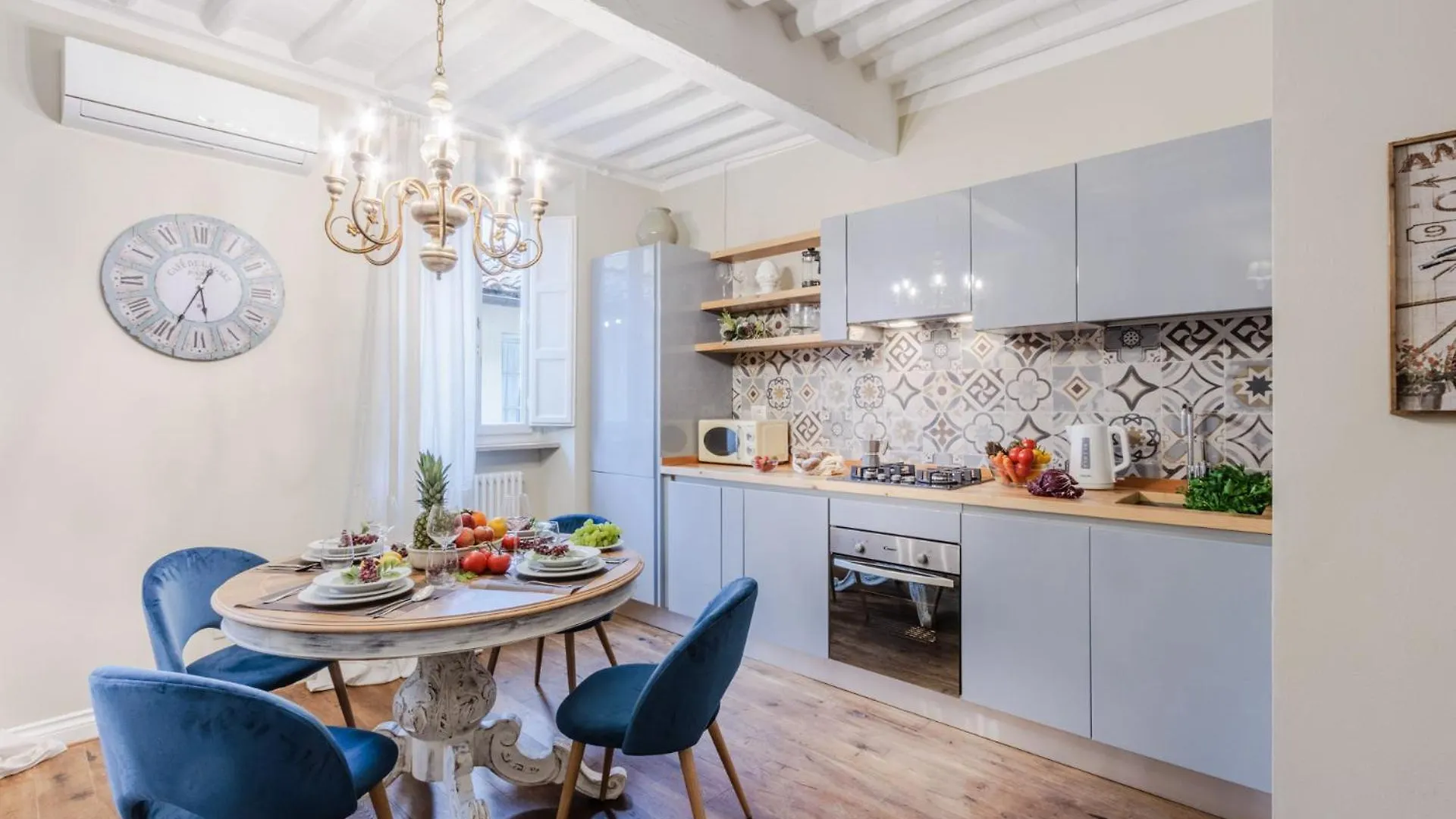 Casa Chiostro, A Central 3 Bedrooms Apartment Lukka