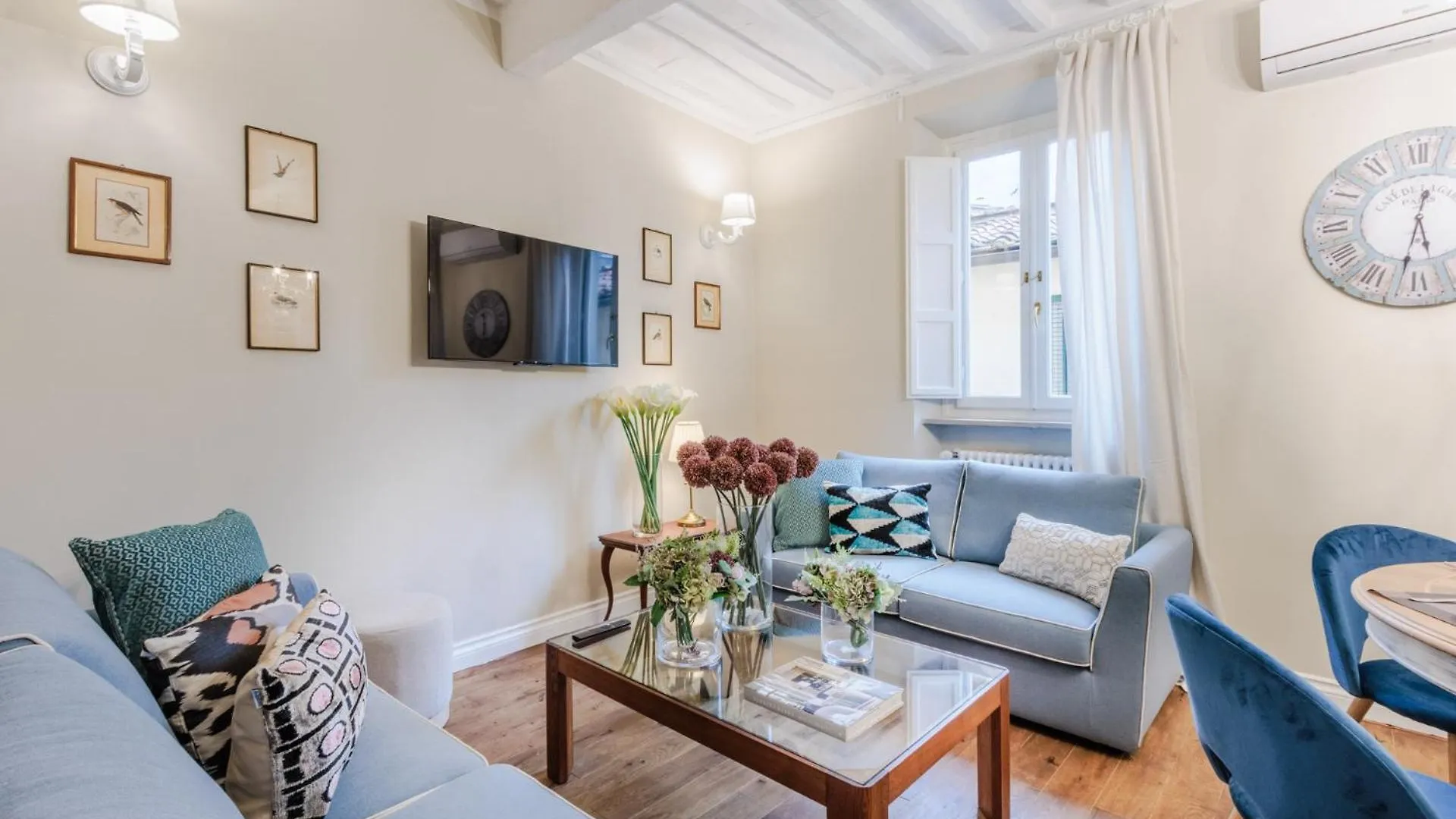 Casa Chiostro, A Central 3 Bedrooms Apartment Lukka 0*,  Włochy