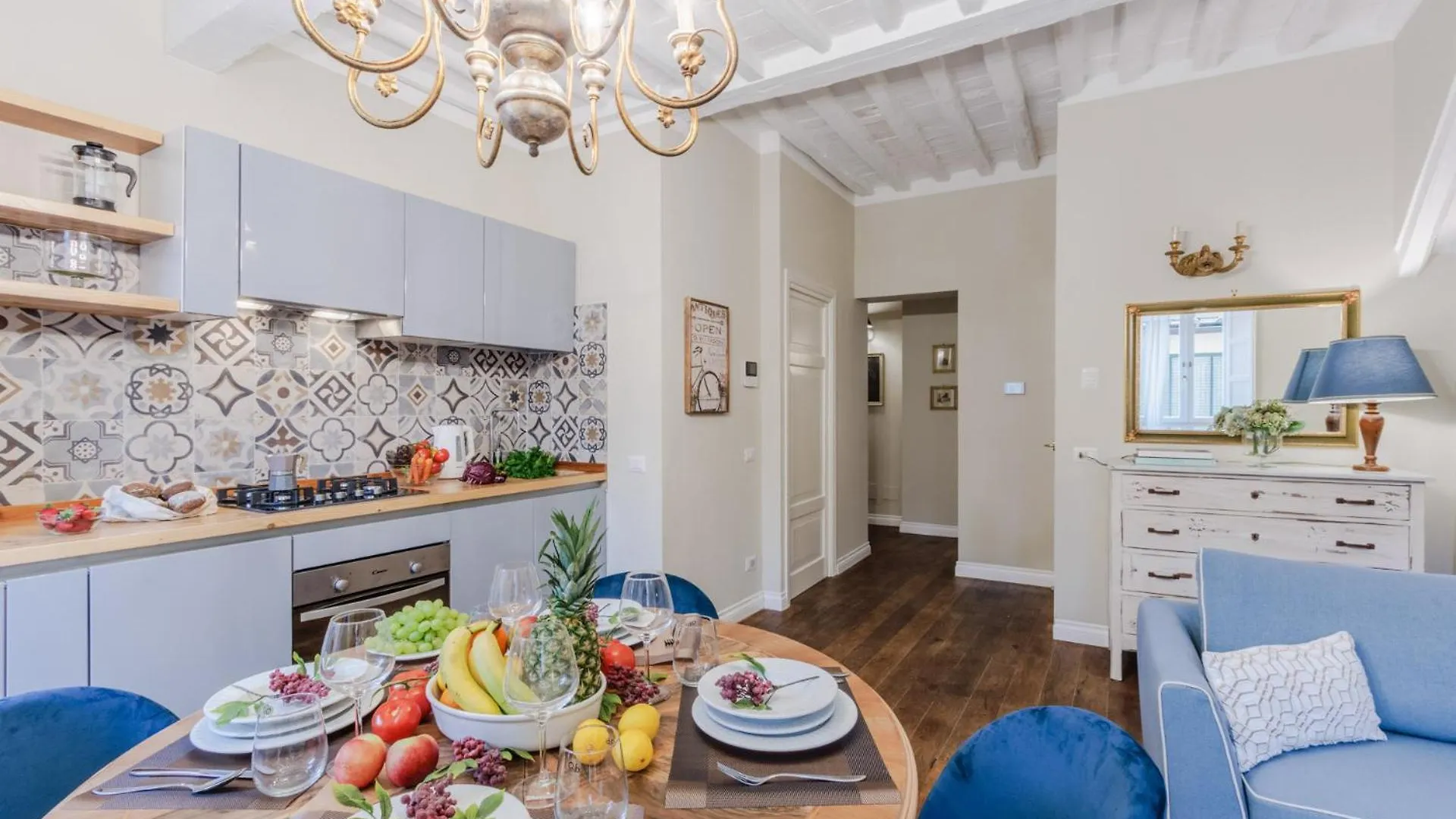 Casa Chiostro, A Central 3 Bedrooms Apartment Lukka