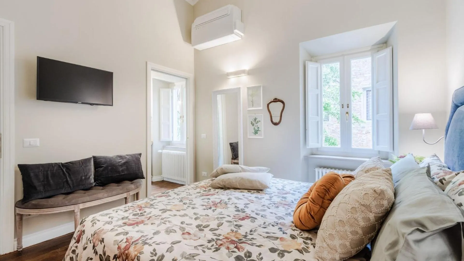 Casa Chiostro, A Central 3 Bedrooms Apartment Lukka Włochy